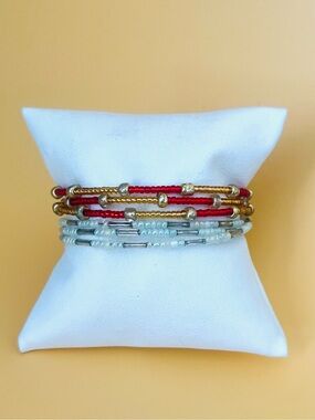 Set of 2 beaded bracelets adjustable size